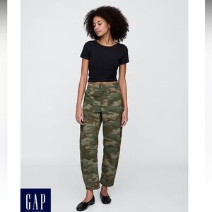 GAP High Rise Barrel Khakis - Camo - NWOT
